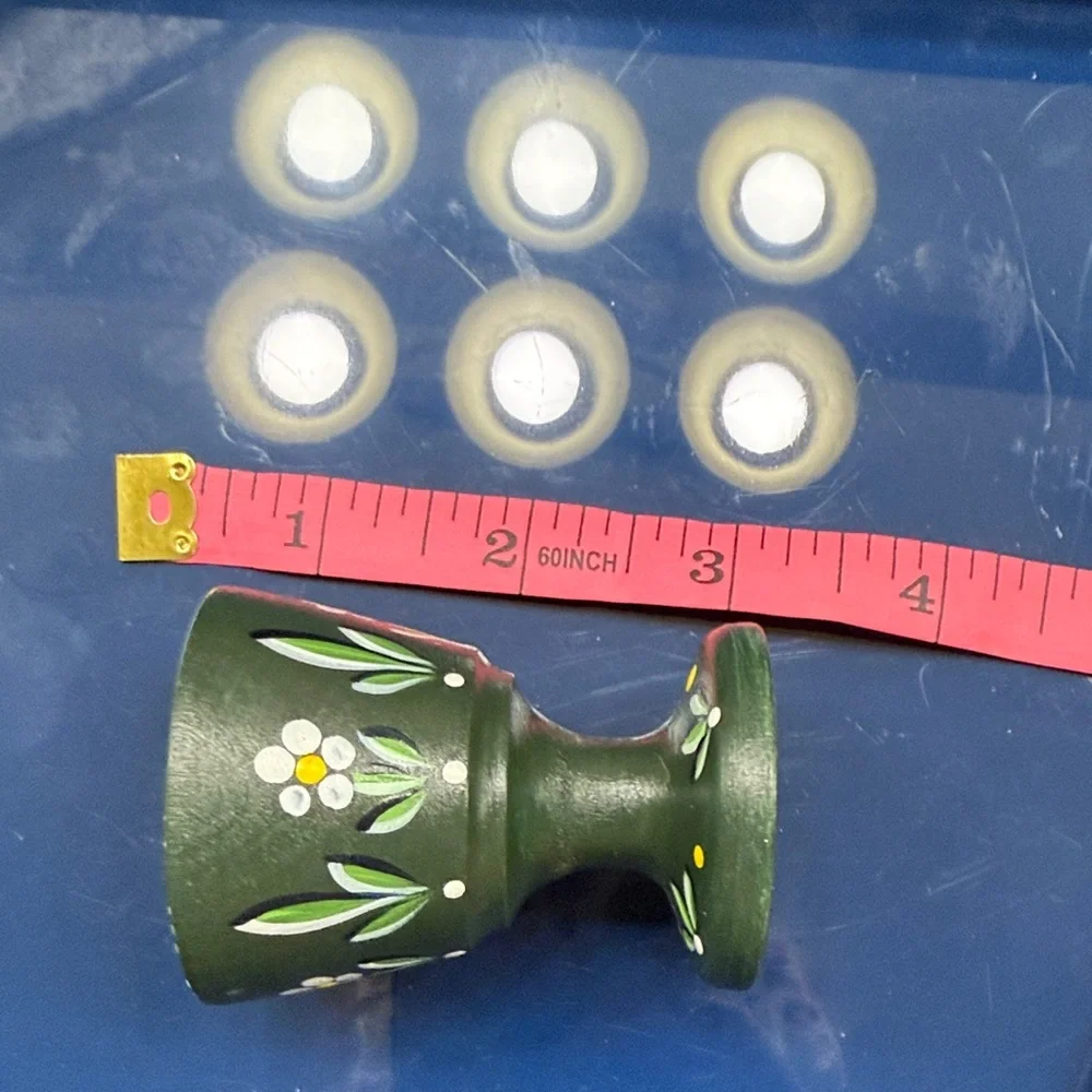 Hand-Painted wooden Floral Green Egg Cup - Picture 2 of 3